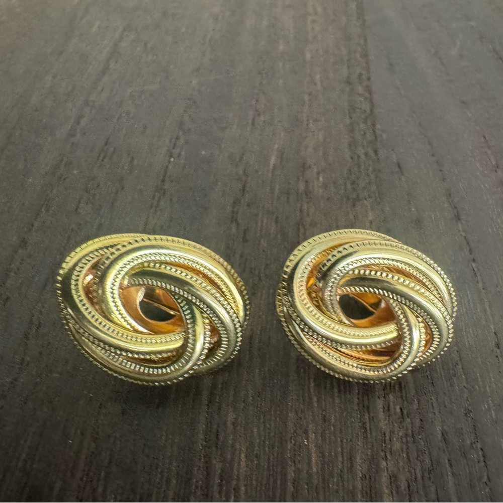 Vintage Napier Goldtone oval entwined clip screwback earrings 1”